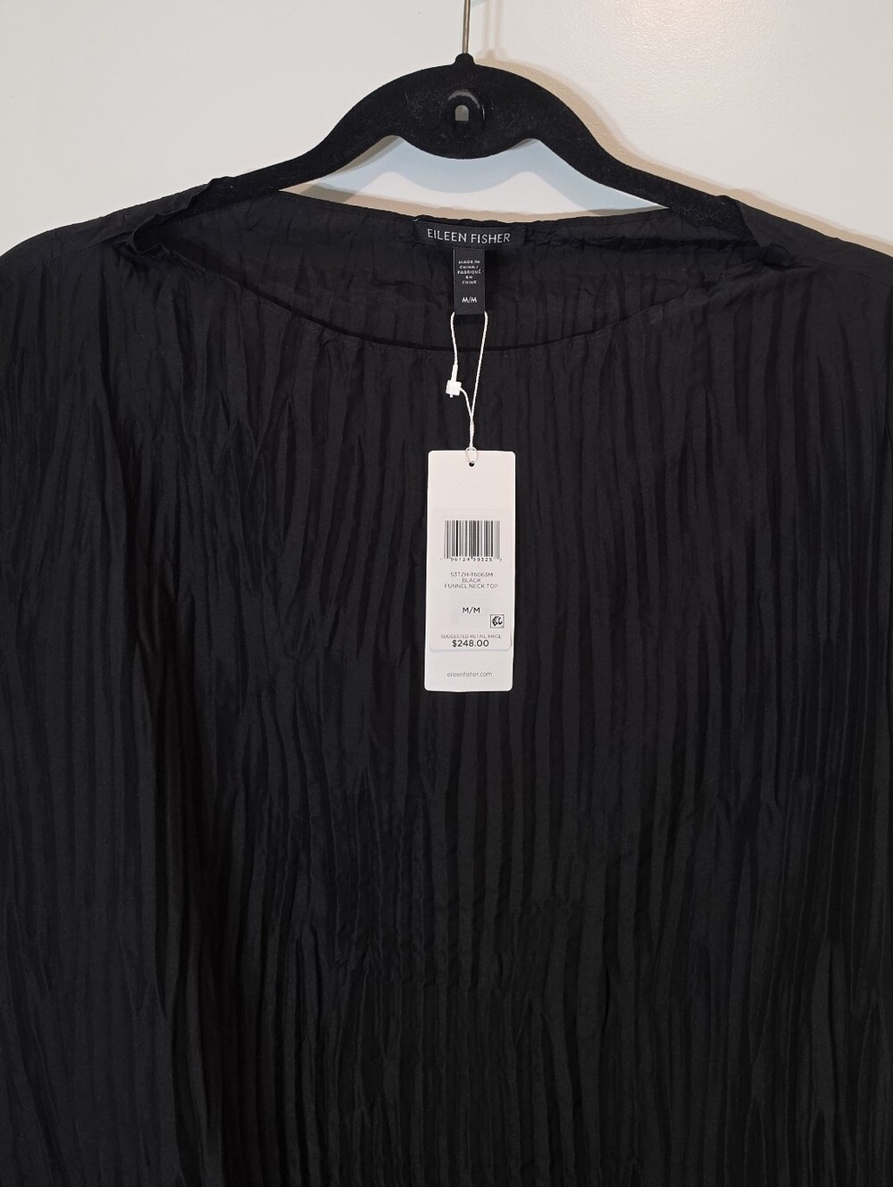 Eileen Fisher Silk Crushed Elegant Top Cap Sleeves Funnel Neck Black Medium NEW - Picture 3 of 11